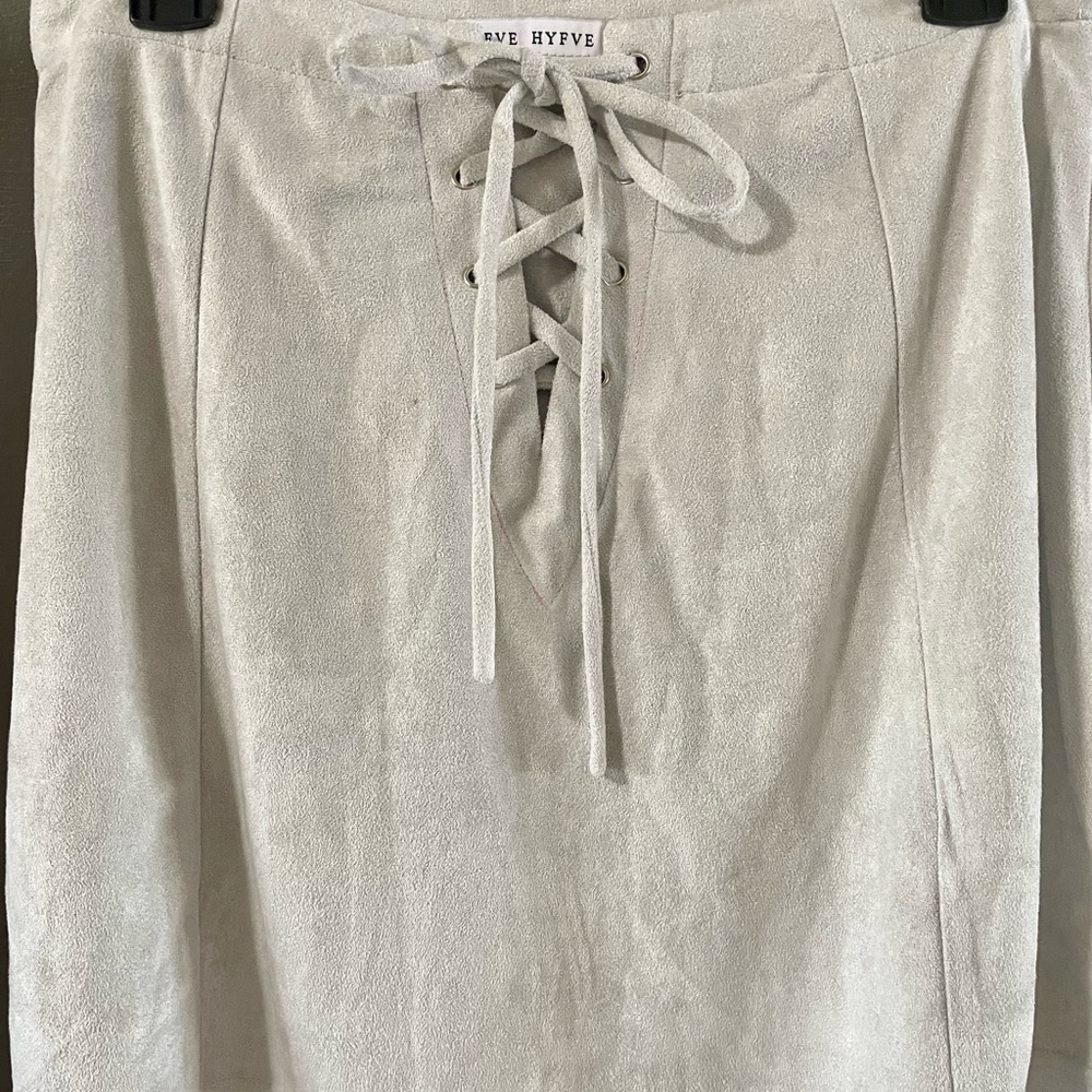 hyfve ⭐️ 3/$10 light gray faux suede miniskirt lined